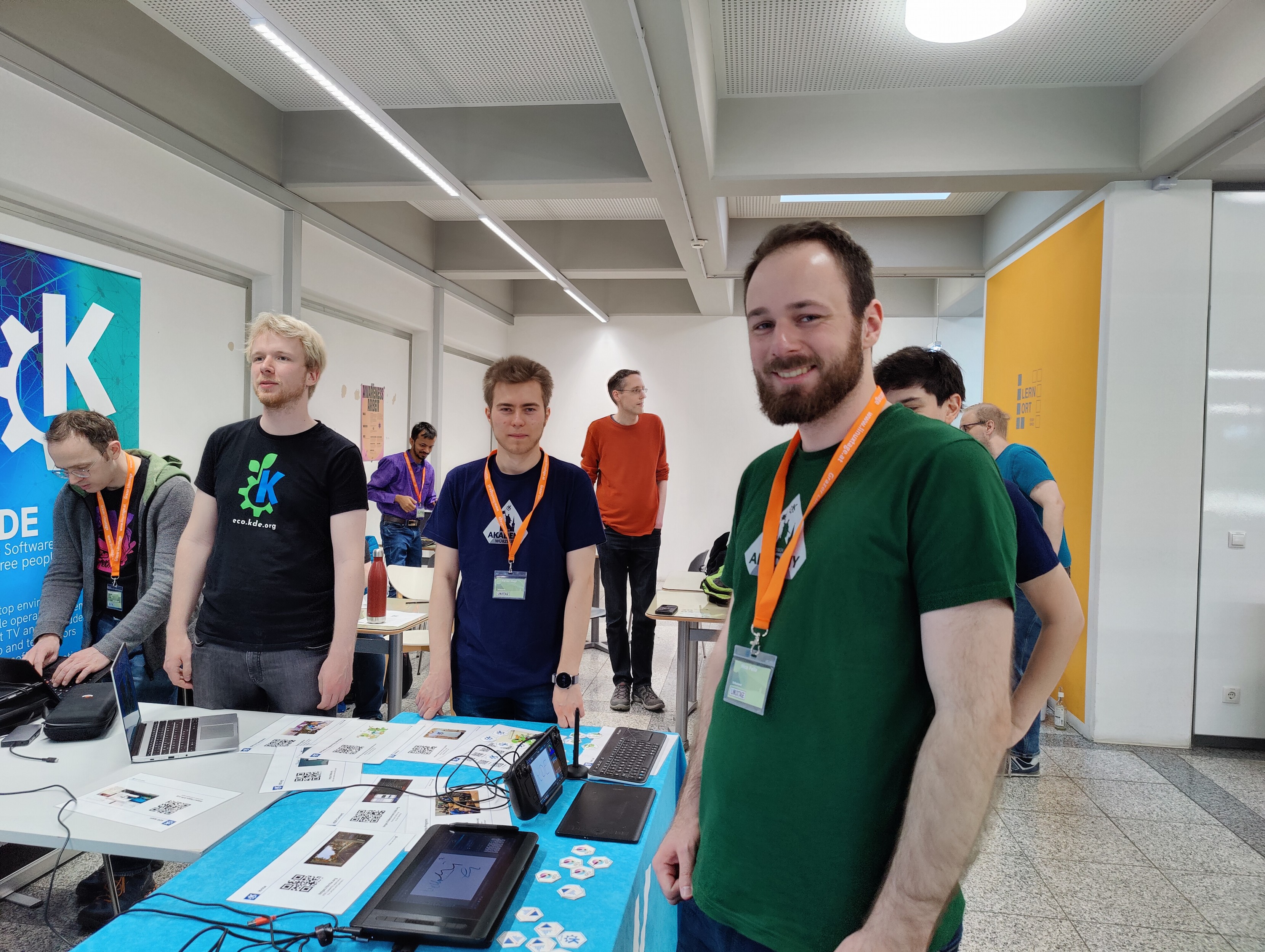 KDE people at Grazer Linuxtage KDE booth