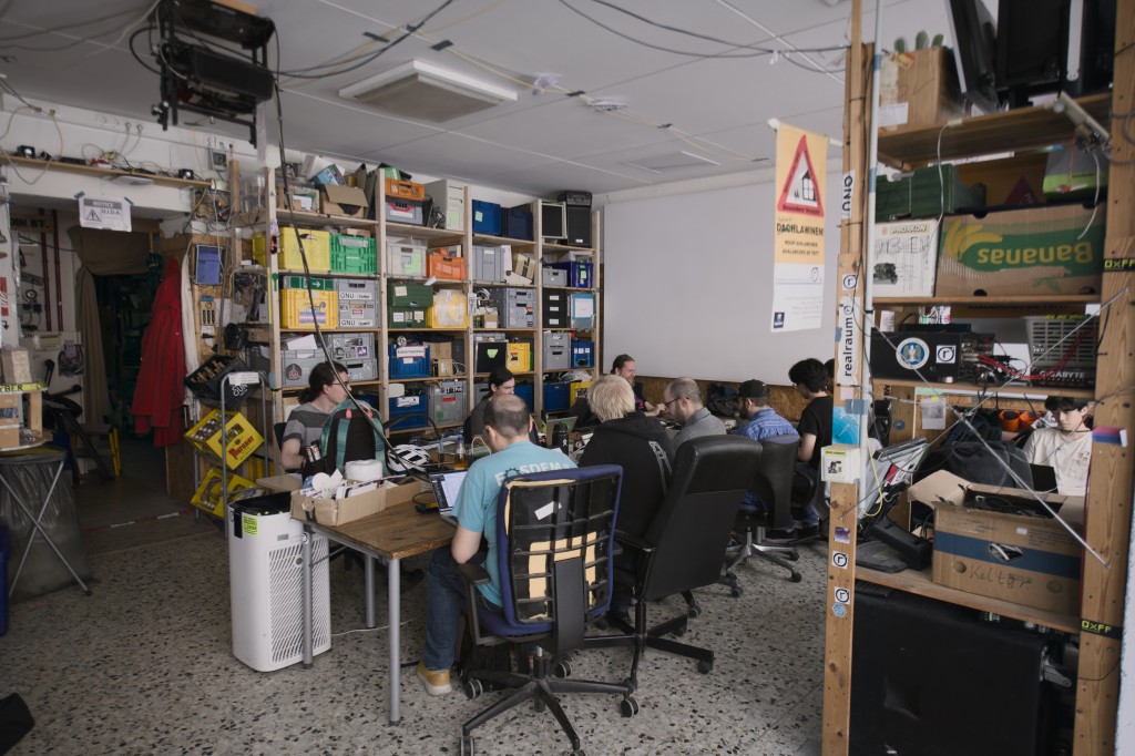 Hacking at realraum